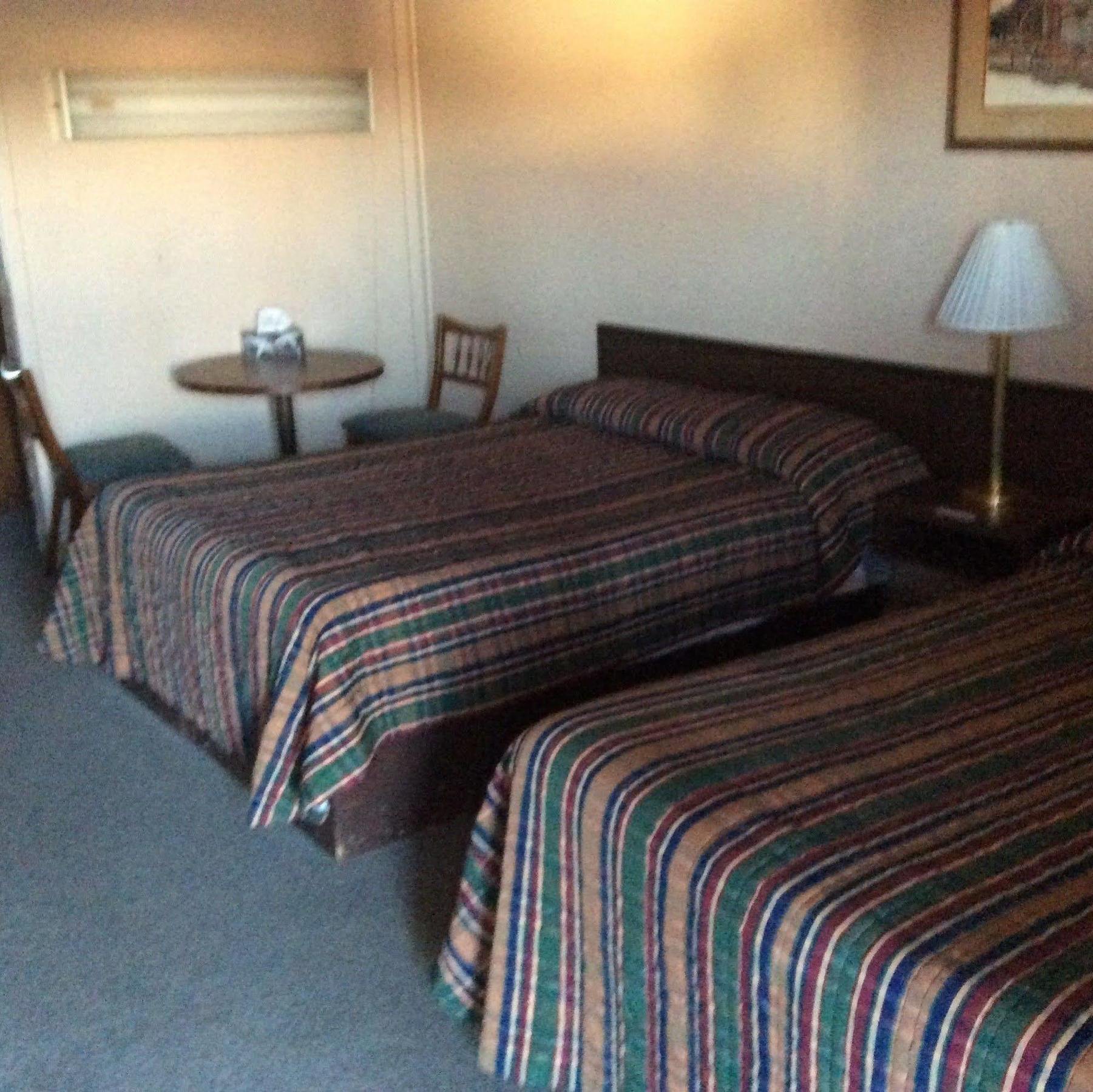 Parkwood Motor Inn Sundre Exterior photo